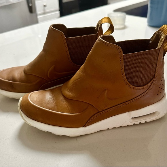 Nike boots - Picture 1 of 4